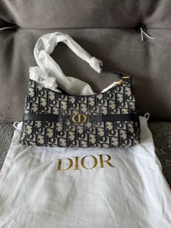 Dior Handbags - Dior 30 Montaigne Mini Bag